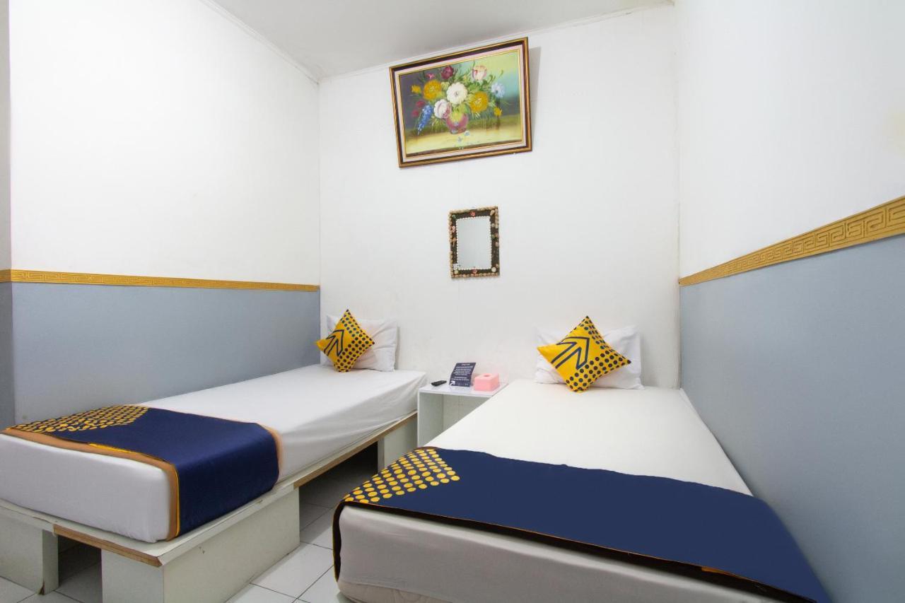 Spot On 2425 Salina Hotel Syariah Sidoarjo Luaran gambar