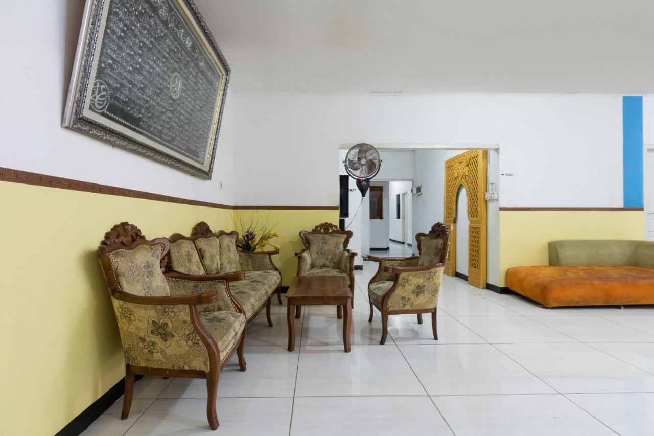 Spot On 2425 Salina Hotel Syariah Sidoarjo Luaran gambar
