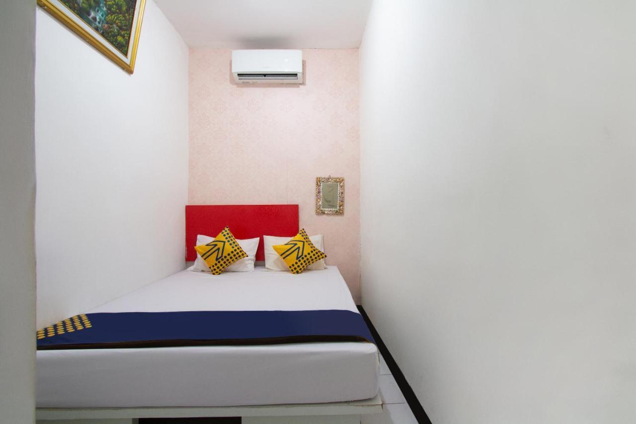 Spot On 2425 Salina Hotel Syariah Sidoarjo Luaran gambar